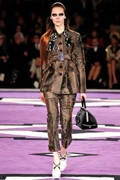 Look 35